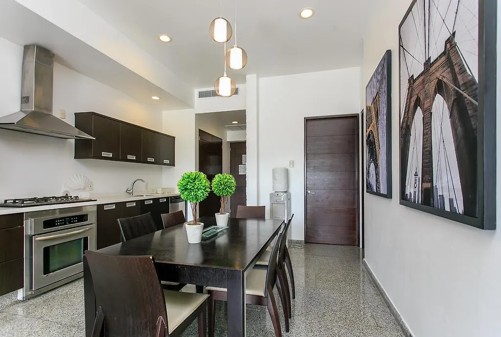 In 04 2Beds- 6Guests-Mamitas Beach Area 0*, Playa del Carmen Mexico